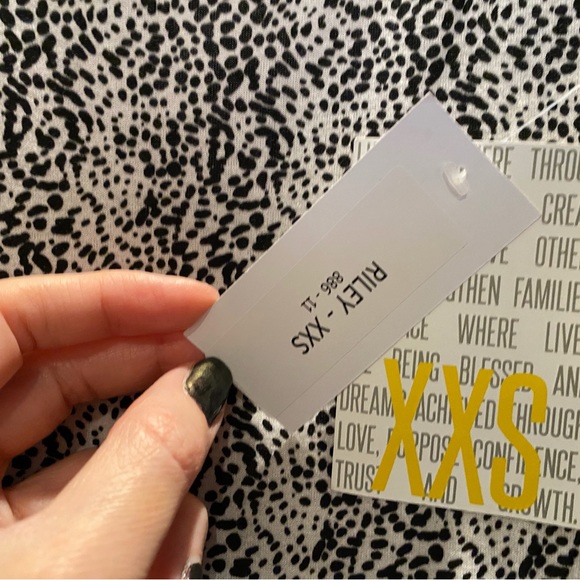 Lularoe Riley - Picture 3 of 5